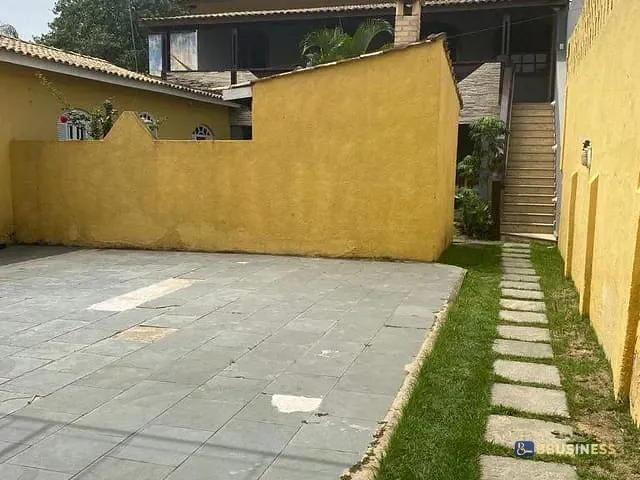 Sobrado 5 quartos e 3 banheiros, à venda, no bairro Centro em Campos dos Goytacazes
