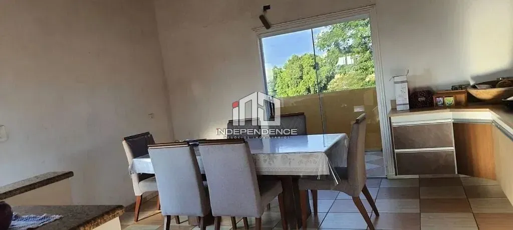 Sobrado, 4 quartos, 250 m² - Foto 1
