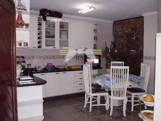 Sobrado com 250m² 3 quartos e 3 banheiros, à venda ou para alugar, no bairro Jardim Vila Formosa em São Paulo