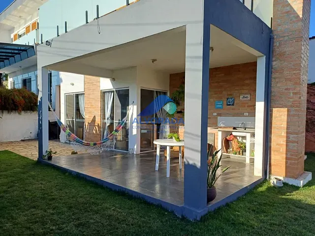 Sobrado 3 quartos e 3 banheiros, à venda, no bairro Nogueira em Guararema