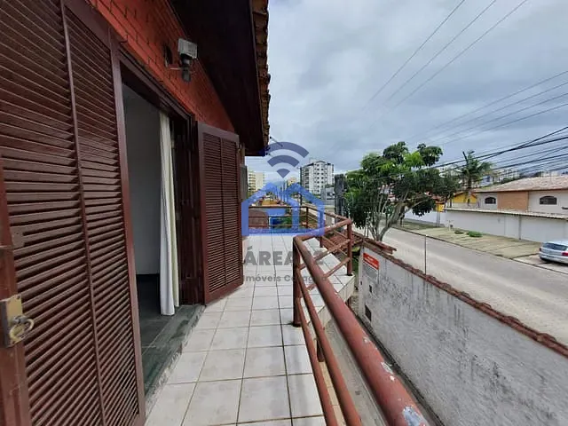 Sobrado com 100m² 2 quartos e 2 banheiros, à venda, no bairro Martim de Sá em Caraguatatuba