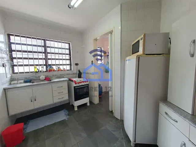 Sobrado com 100m² 2 quartos e 2 banheiros, à venda, no bairro Martim de Sá em Caraguatatuba