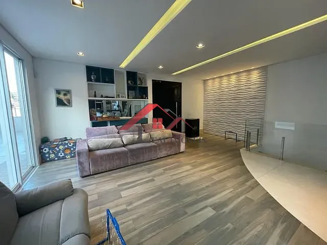 Sobrado com 250m² 4 quartos e 5 banheiros, à venda, no bairro Vila Vitória em Santo André