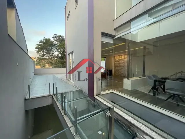 Sobrado com 250m² 4 quartos e 5 banheiros, à venda, no bairro Vila Vitória em Santo André
