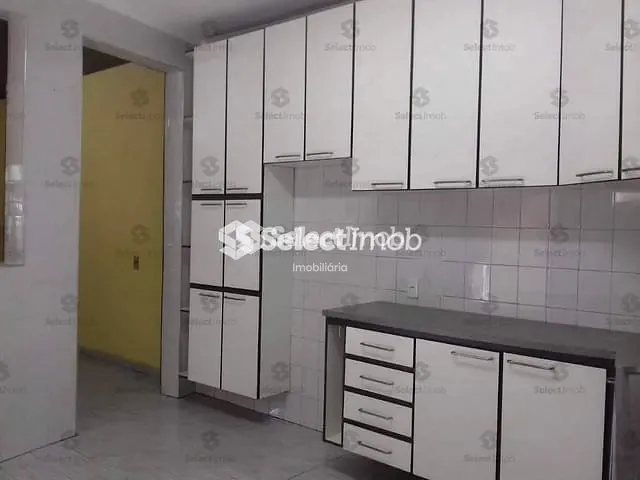 Sobrado com 251m² 3 quartos e 2 banheiros, à venda, no bairro Vila Assis Brasil em Mauá