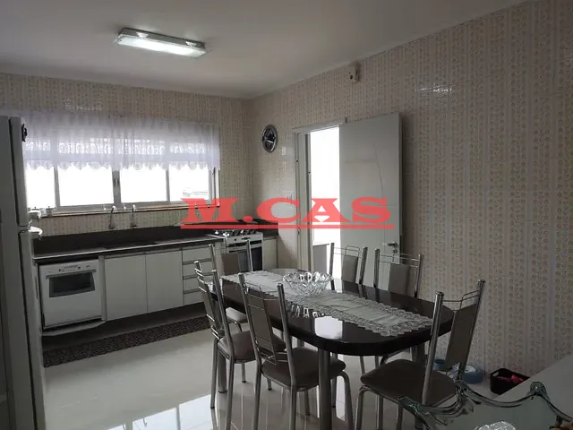 Sobrado com 168m² 3 quartos e 1 banheiro, à venda, no bairro Vila Canero em São Paulo