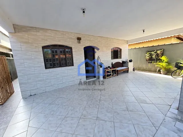 Sobrado com 300m² 4 quartos e 2 banheiros, à venda, no bairro Morro do Algodão em Caraguatatuba
