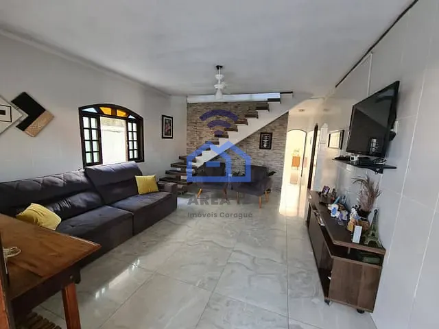 Sobrado com 300m² 4 quartos e 2 banheiros, à venda, no bairro Morro do Algodão em Caraguatatuba