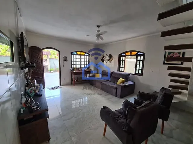 Sobrado com 300m² 4 quartos e 2 banheiros, à venda, no bairro Morro do Algodão em Caraguatatuba
