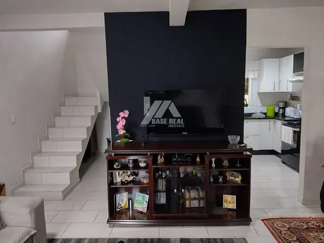 Sobrado com 86m² 3 quartos e 2 banheiros, à venda, no bairro Jardim Conceição em Ponta Grossa