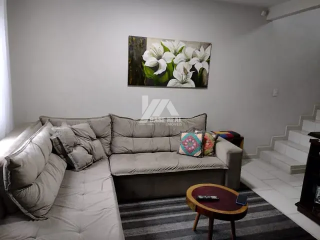 Sobrado com 86m² 3 quartos e 2 banheiros, à venda, no bairro Jardim Conceição em Ponta Grossa