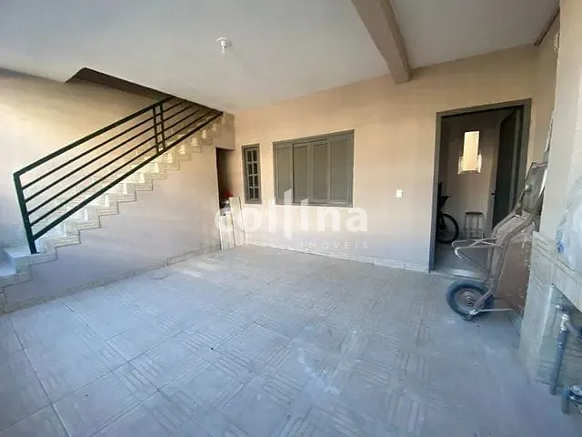 Sobrado com 239m² 4 quartos e 5 banheiros, à venda, no bairro Bandeiras em Osasco