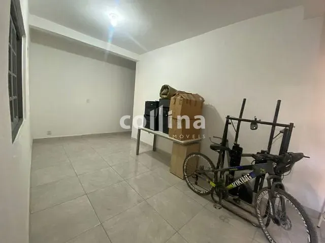 Sobrado com 239m² 4 quartos e 5 banheiros, à venda, no bairro Bandeiras em Osasco