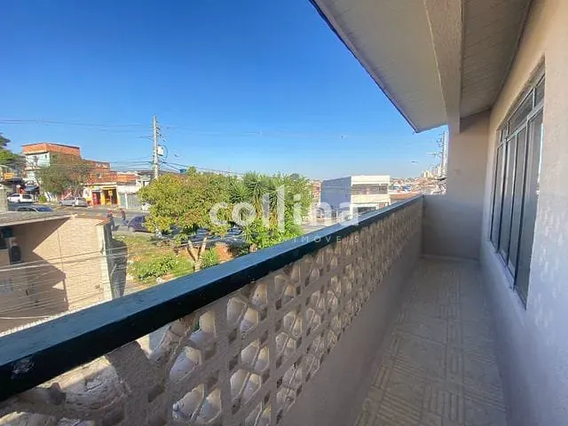 Sobrado com 239m² 4 quartos e 5 banheiros, à venda, no bairro Bandeiras em Osasco