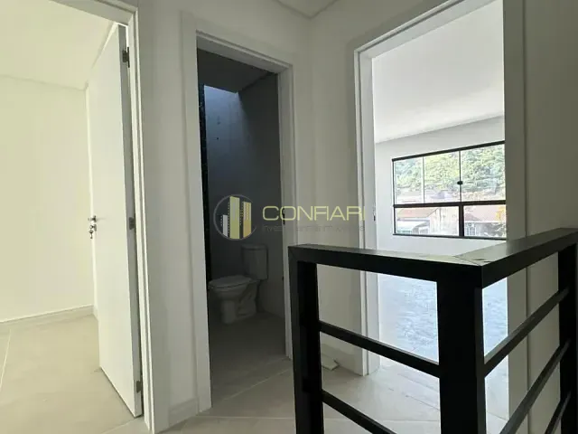 Sobrado 2 quartos e 2 banheiros, à venda, no bairro Vila Nova em Porto Belo
