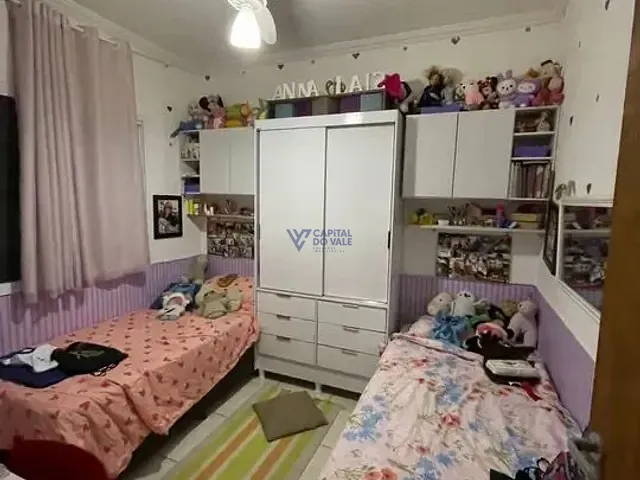 Sobrado com 150m² 3 quartos e 1 banheiro, à venda, no bairro Chácaras São José em São José dos Campos