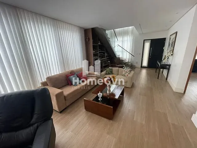 Sobrado com 455m² 6 quartos e 5 banheiros, à venda, no bairro Portal do Sol Green em Goiânia