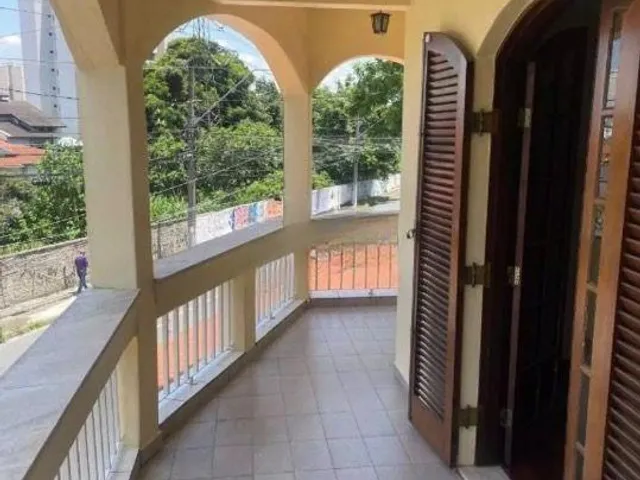 Sobrado com 262m², para alugar, no bairro Campestre em Santo André