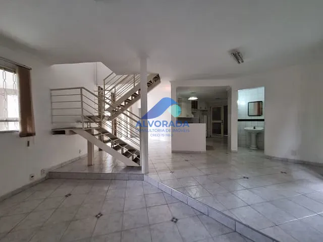 Sobrado com 252m² 3 quartos e 2 banheiros, à venda, no bairro Urbanova em São José dos Campos