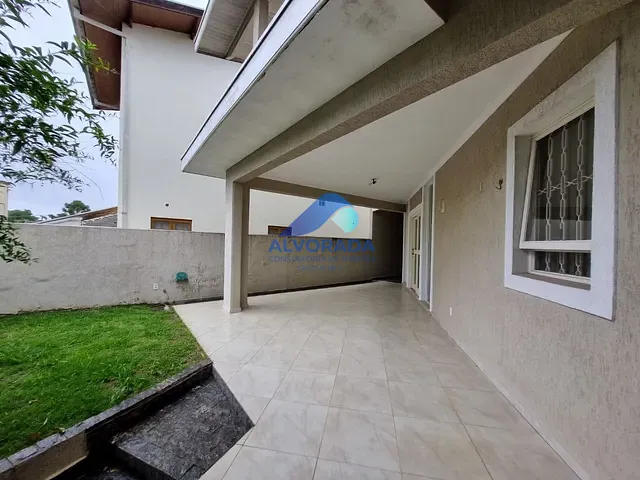 Sobrado com 252m² 3 quartos e 2 banheiros, à venda, no bairro Urbanova em São José dos Campos