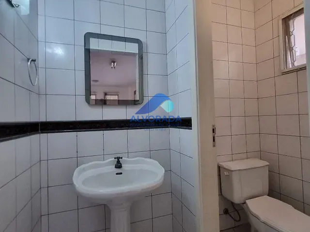 Sobrado com 252m² 3 quartos e 2 banheiros, à venda, no bairro Urbanova em São José dos Campos