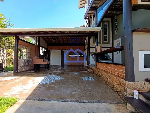 Sobrado com 365m² 3 quartos e 5 banheiros, à venda, no bairro Pontal de Santa Marina em Caraguatatuba