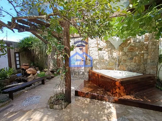 Sobrado com 365m² 3 quartos e 5 banheiros, à venda, no bairro Pontal de Santa Marina em Caraguatatuba
