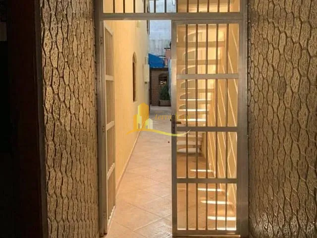 Sobrado com 125m² 3 quartos e 3 banheiros, à venda ou para alugar, no bairro Itaquera em São Paulo