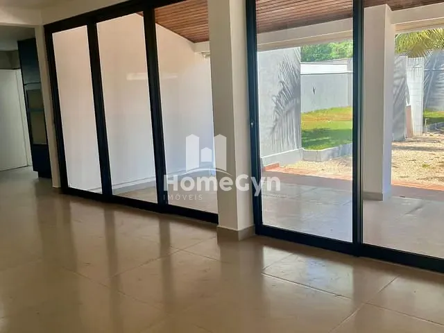 Sobrado com 650m² 5 quartos e 4 banheiros, para alugar, no bairro Jardins Paris em Goiânia