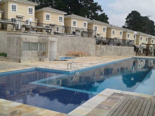Sobrado com 195m² 3 quartos e 4 banheiros, à venda, no bairro Jardim da Glória em Cotia