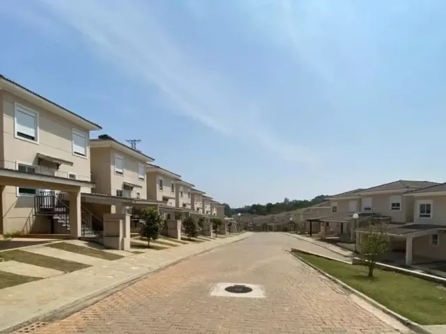 Sobrado com 195m² 3 quartos e 4 banheiros, à venda, no bairro Jardim da Glória em Cotia
