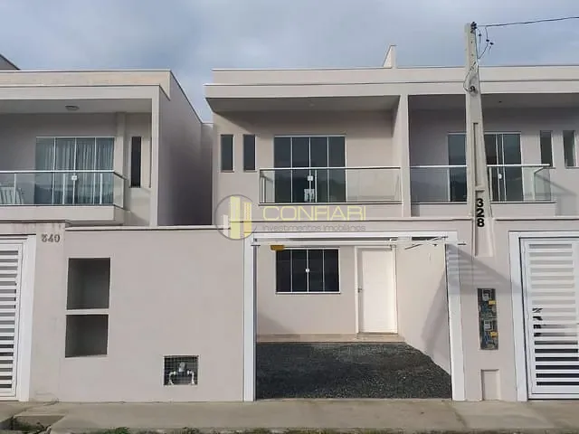 Sobrado 3 quartos e 2 banheiros, à venda, no bairro Alto São Bento em Itapema