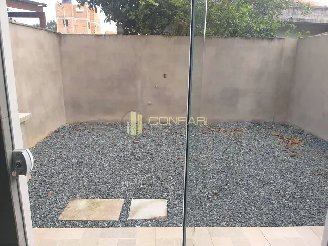 Sobrado 3 quartos e 2 banheiros, à venda, no bairro Alto São Bento em Itapema