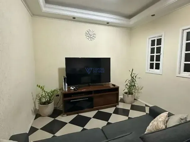 Sobrado com 150m² 3 quartos e 1 banheiro, à venda, no bairro Jardim Uirá em São José dos Campos