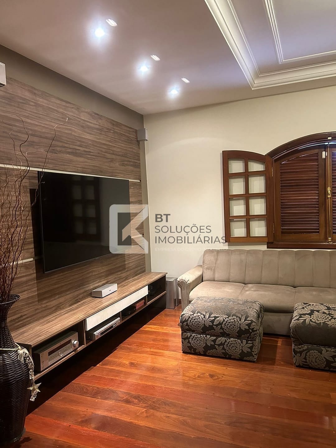 Sobrado à venda com 5 quartos, 561m² - Foto 37