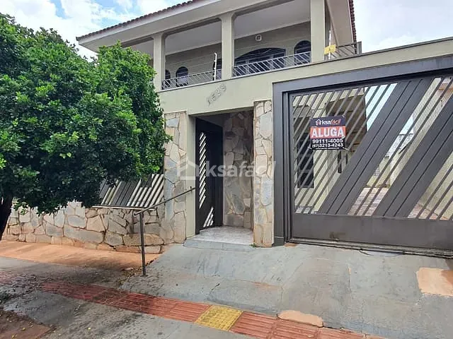 Sobrado com 360m² 3 quartos e 2 banheiros, para alugar, no bairro Vila Ipiranga em Campo Grande
