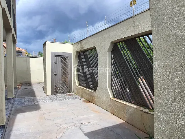 Sobrado com 360m² 3 quartos e 2 banheiros, para alugar, no bairro Vila Ipiranga em Campo Grande