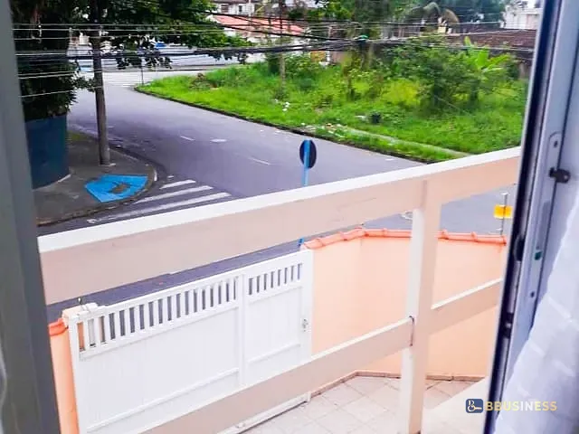 Sobrado 3 quartos e 2 banheiros, à venda, no bairro Centro em Bertioga