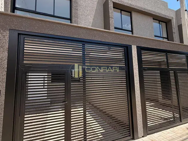Sobrado 2 quartos e 3 banheiros, à venda, no bairro bombas em Bombinhas
