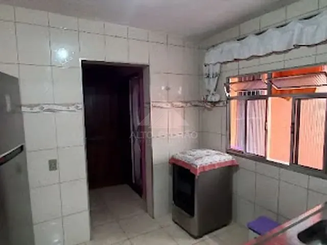 Sobrado com 181m² 3 quartos e 2 banheiros, à venda, no bairro Vila Magini em Mauá