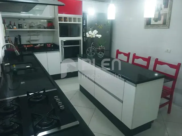 Sobrado 4 quartos e 4 banheiros, à venda, no bairro Vila Gustavo em São Paulo