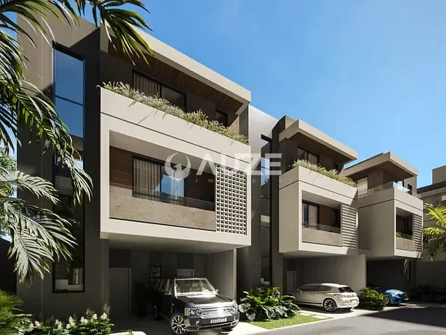 Sobrado com 262m² 3 quartos e 5 banheiros, à venda, no bairro Água Verde em Curitiba