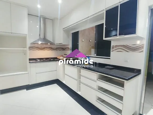 Sobrado 3 quartos e 3 banheiros, à venda, no bairro Residencial Armando Moreira Righi em São José dos Campos