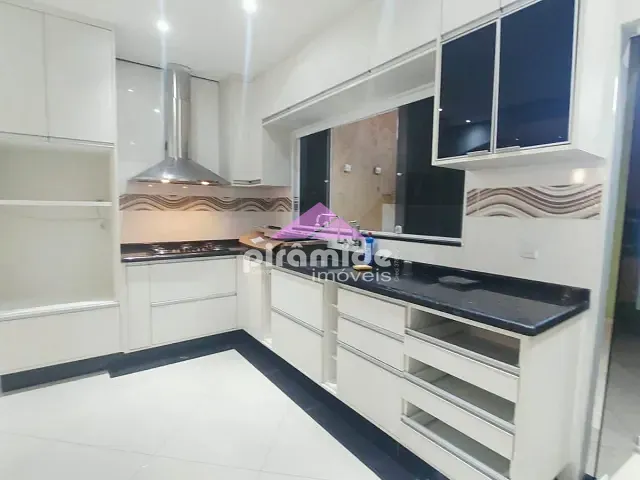 Sobrado 3 quartos e 3 banheiros, à venda, no bairro Residencial Armando Moreira Righi em São José dos Campos