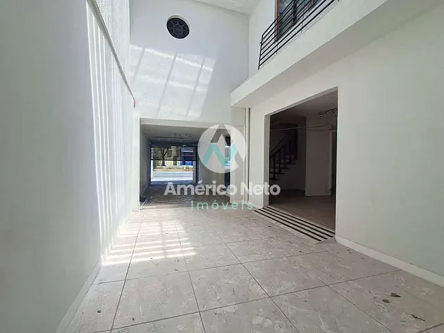 Sobrado com 245m² 4 quartos e 2 banheiros, à venda, no bairro Santa Paula em São Caetano do Sul