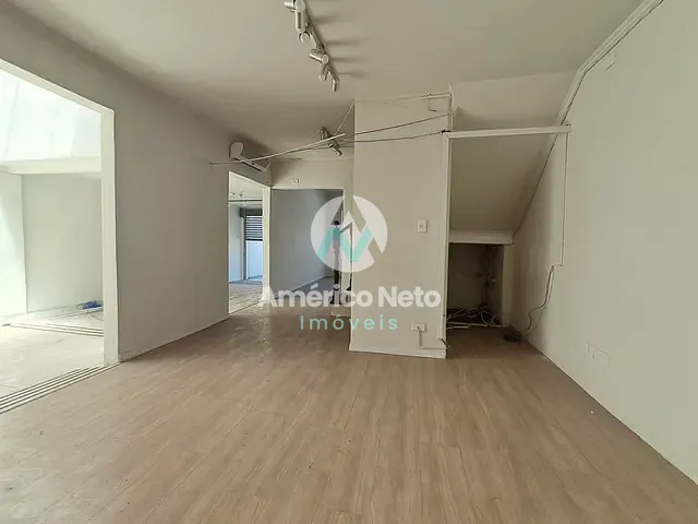 Sobrado com 245m² 4 quartos e 2 banheiros, à venda, no bairro Santa Paula em São Caetano do Sul