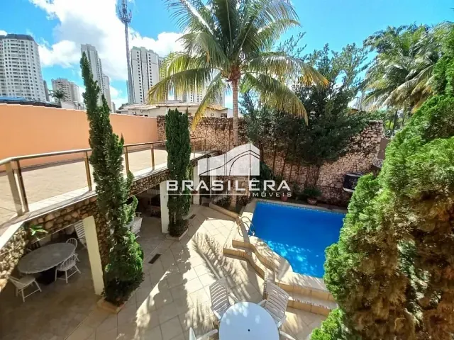 Sobrado com 530m² 4 quartos e 7 banheiros, à venda, no bairro Setor Nova Suiça em Goiânia