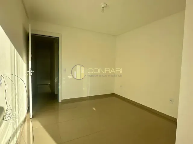 Sobrado 2 quartos e 3 banheiros, para alugar, no bairro morretes em Itapema