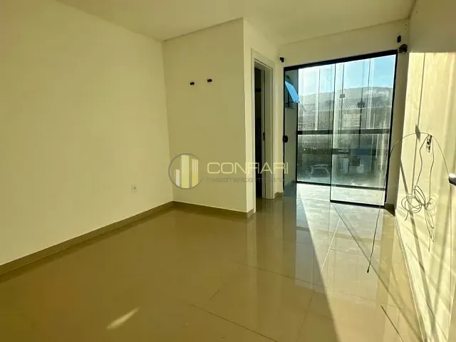 Sobrado 2 quartos e 3 banheiros, para alugar, no bairro morretes em Itapema