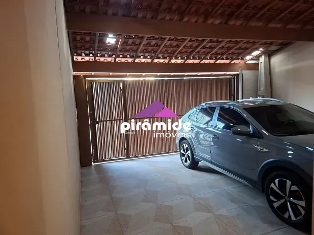 Sobrado 3 quartos e 3 banheiros, à venda, no bairro Jardim Torrão de Ouro em São José dos Campos